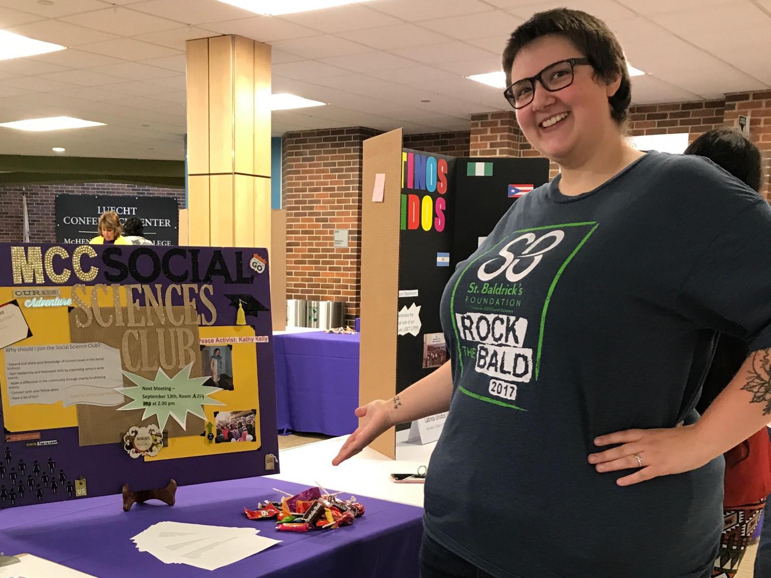 Jasmine Wingrt welcomes all to the Social Sciences Club at the Student Organization Fair