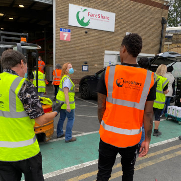 Marcus Rashford visits his FareShare organization.