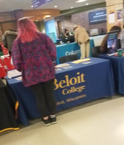 Some schools offer simple path for transfer